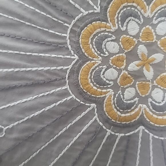 Collection of Matching Throw Pillows (lg, 2 sm) - Picture 4 of 13